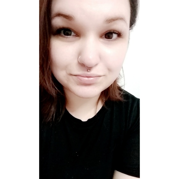 Meet your Posher, Jessica - Picture 2 of 2